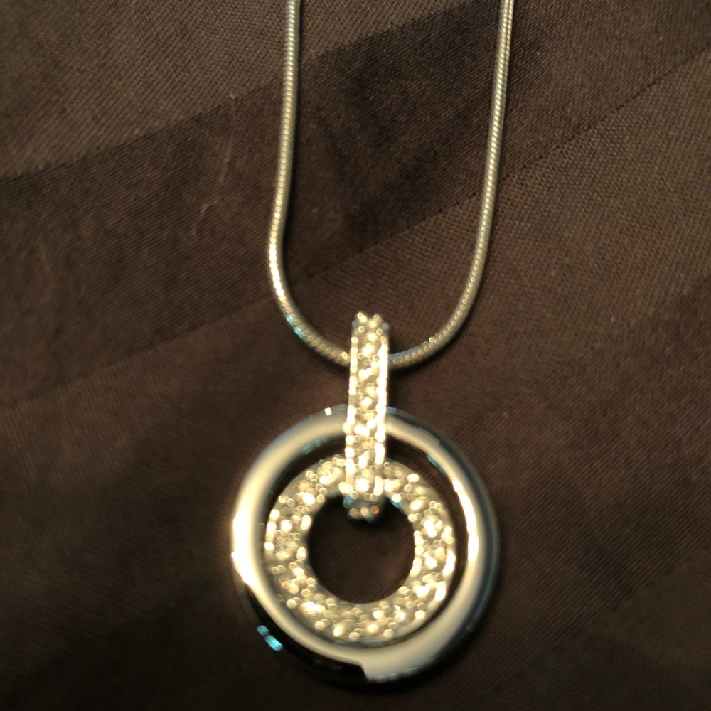 Swarovski Crystal necklace double circle - Picture 2 of 2